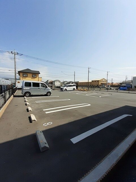 ＭＡＲＵ　Ａの駐車場