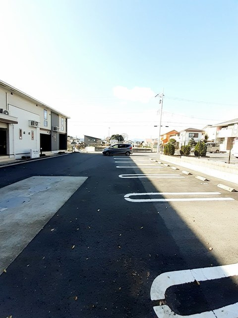 プティットフルールⅡの駐車場