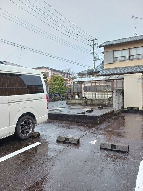 ラフィネＴの駐車場