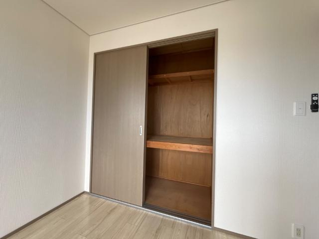 エトワール横割の収納|収納②