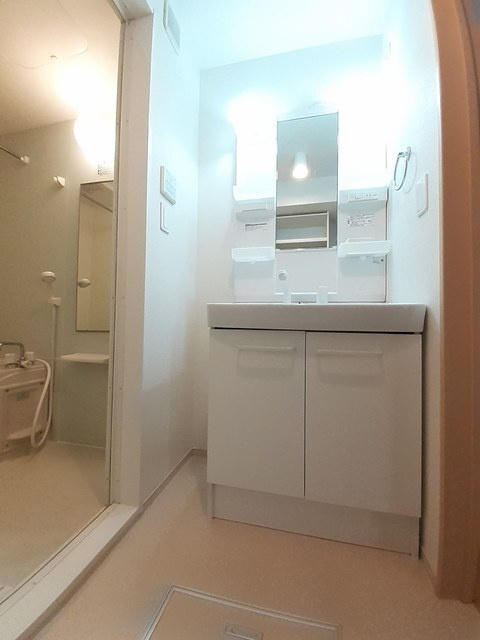リヴァーイーストＨＯＲＩＩＫＥの洗面所