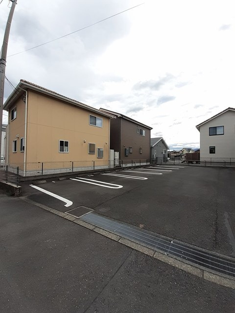 ソレイユＡの駐車場