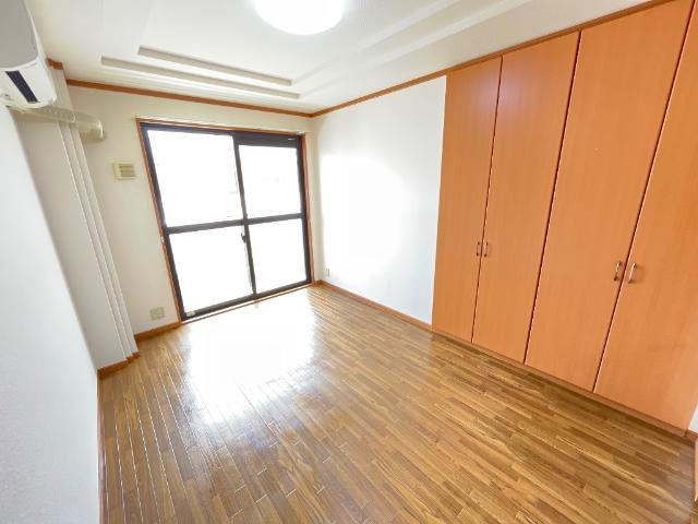 クールメゾン佐藤の内装|洋室