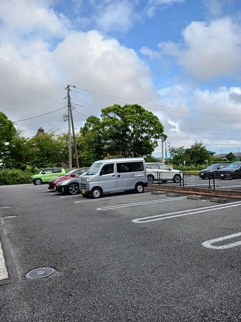 サンライズＡの駐車場