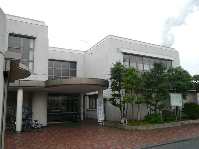 ひだまりの丘の周辺|その他「東図書館まで1100m」