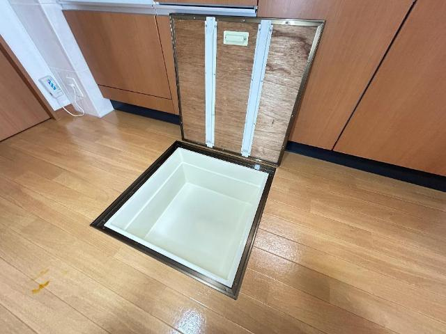 アップウェストの収納|床下収納