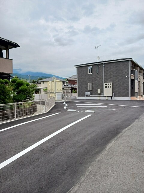 ベル　リュミエールの駐車場