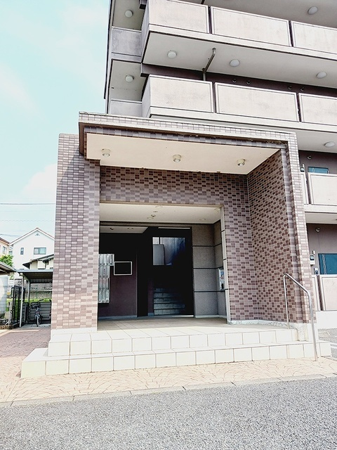 ノーブル古瀬のエントランス