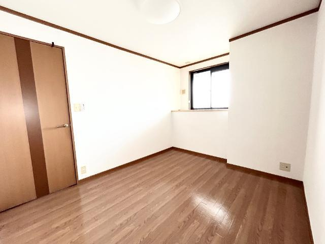 幟り道第三ハイツの内装|洋室