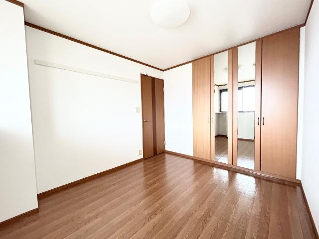 幟り道第三ハイツの内装|洋室