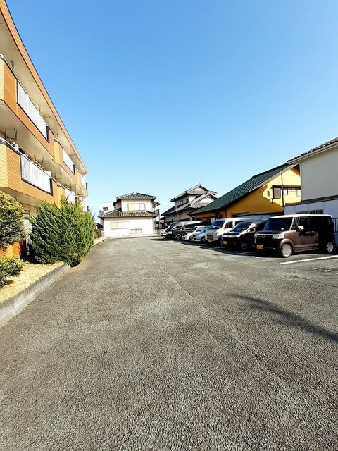 アスライズコーポの駐車場