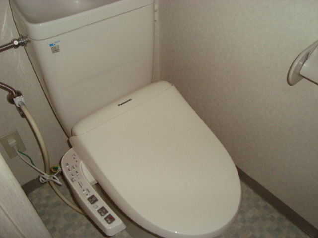 メゾンリヴィエールＦＵＪＩのトイレ|シャワー付トイレ