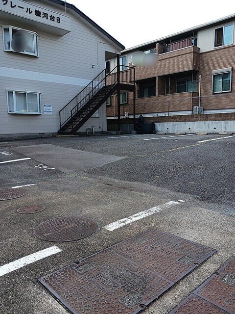 エクレール駿河台Ｂの駐車場