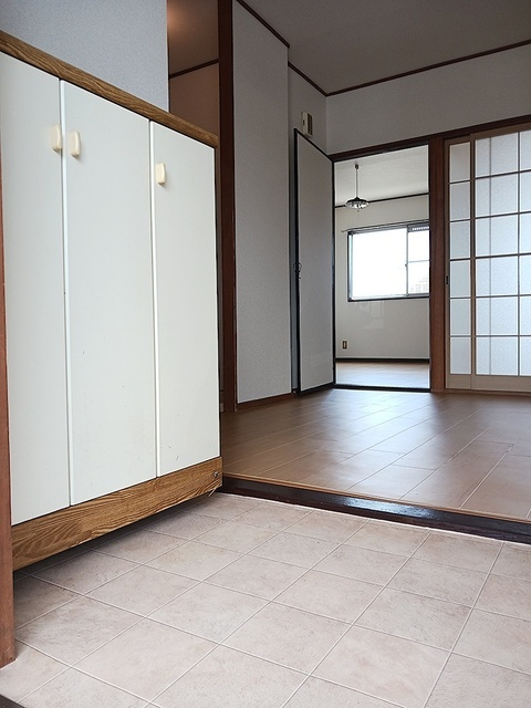 エクレール駿河台Ｂの玄関