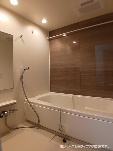 レジデンス加美Ⅳの浴室