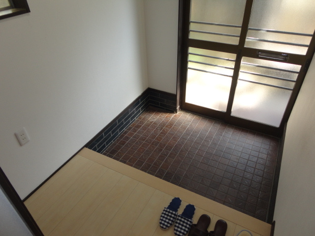 龍田三丁目戸建の玄関