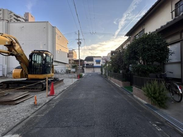 【前面道路含む現地写真】