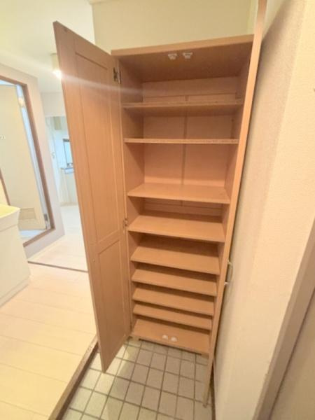 エフアールみなと通りの玄関