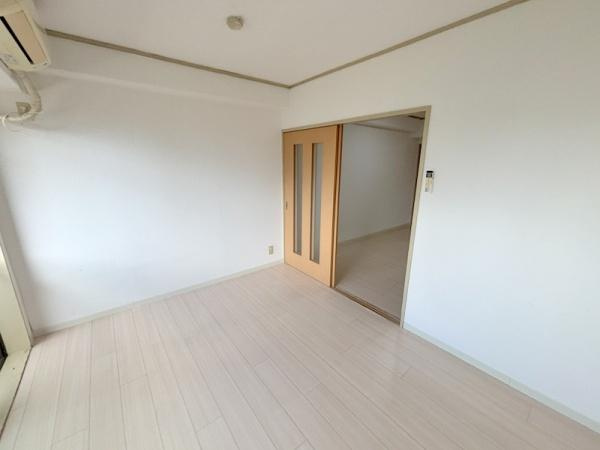 エフアールみなと通りの洋室