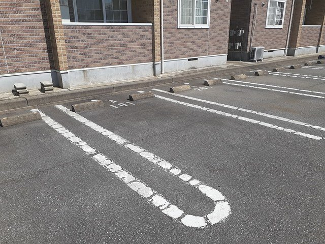 シューネスハイムⅠの駐車場|駐車スペースもあります