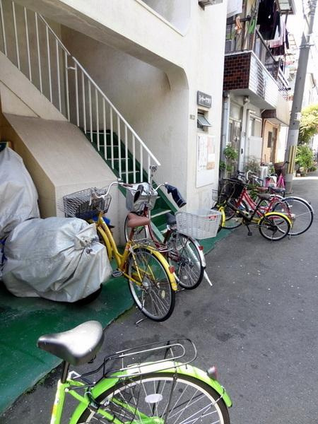 シャトーナカタのエントランス|★自転車はここ★