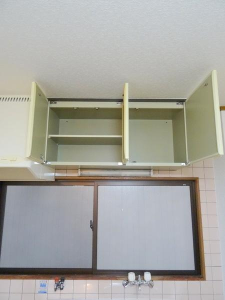 ジェイグラン千島（旧滝ハイツ千島）のキッチン|★キッチン上にも収納有ります★