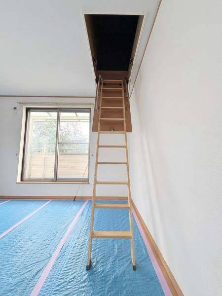 川崎市麻生区王禅寺東４丁目の中古一戸建の収納|2階洋室にある屋根裏収納です！