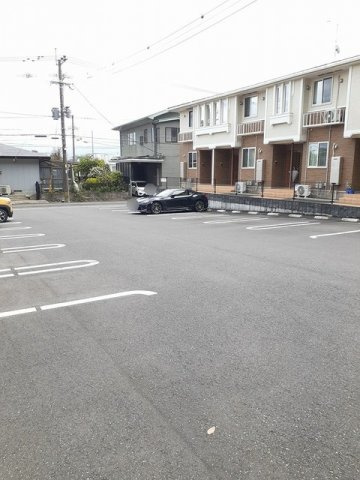 メゾン・ド・コンフォート　Ⅱの駐車場