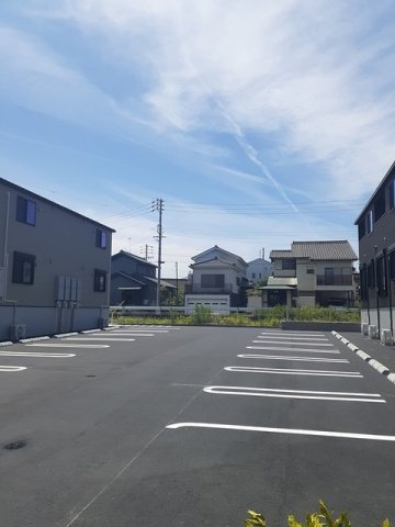 アイレ北山２の駐車場