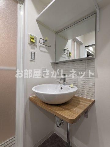 ブランドール坂下三丁目の洗面所