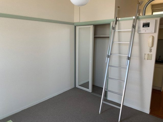 レオパレスＫ・Ｎ・Ａの居間・リビング|同タイプのお部屋の写真です。