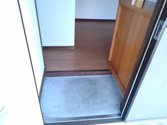 リバーサイドハイツの玄関