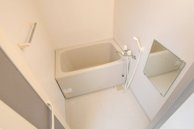 レオパレスＦｌａｔ新栄の浴室