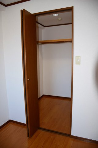 レジデンス・鏡の収納
