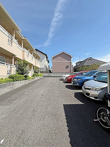 ヒルズｍｙの駐車場