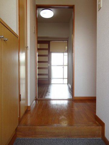 ドミール本城の玄関