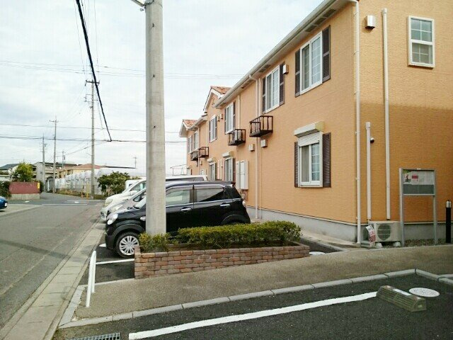飛鶴Ｂの駐車場