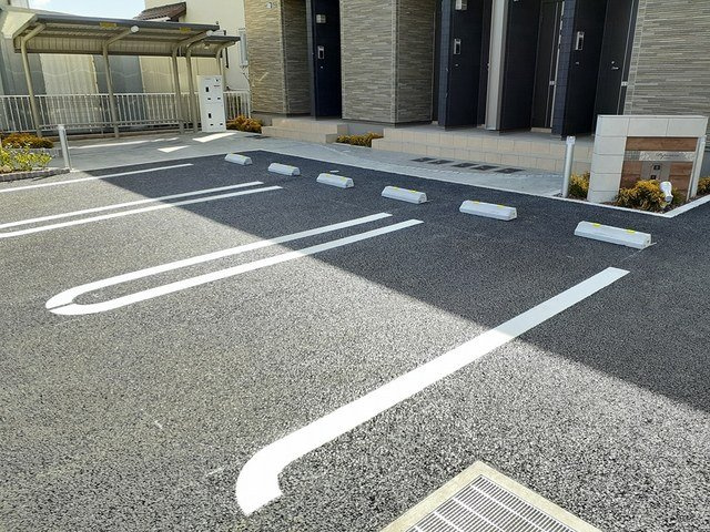 ポポラスⅠの駐車場