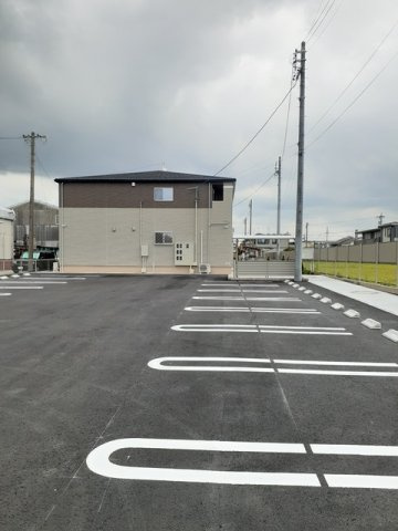グランレーベＢの駐車場