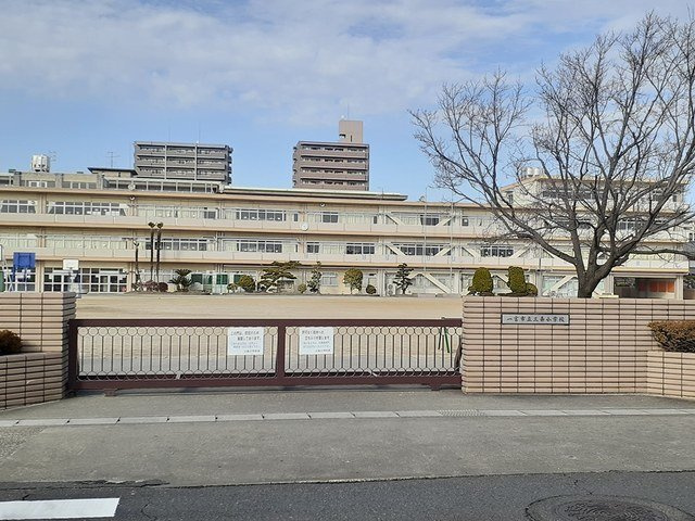 グランレーベＢの周辺|一宮市立　三条小学校まで210m