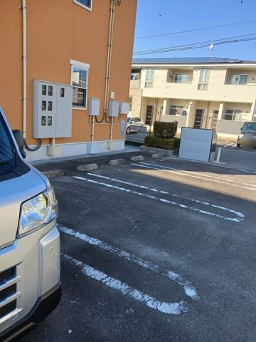 ユニゾン・ベル　シスの駐車場