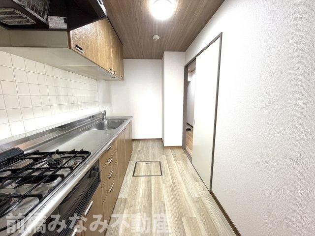 【中古マンション】高崎市高砂町　エクレール高崎　1306号室　２LDKのキッチン|コンパクトなキッチンで掃除もラクラク