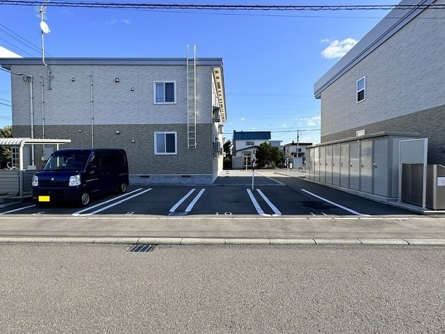 カルム　１０８Ａの駐車場
