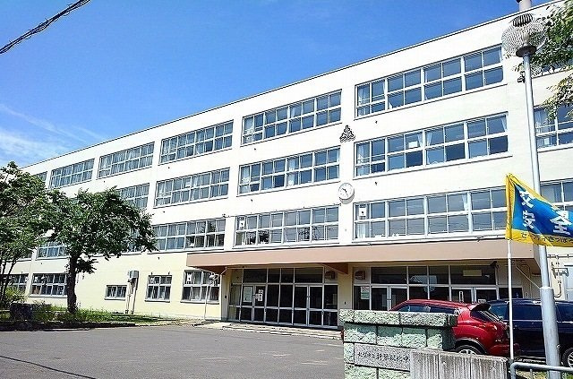 カルム　１０８Ａの周辺|札幌市立新琴似北中学校まで300m