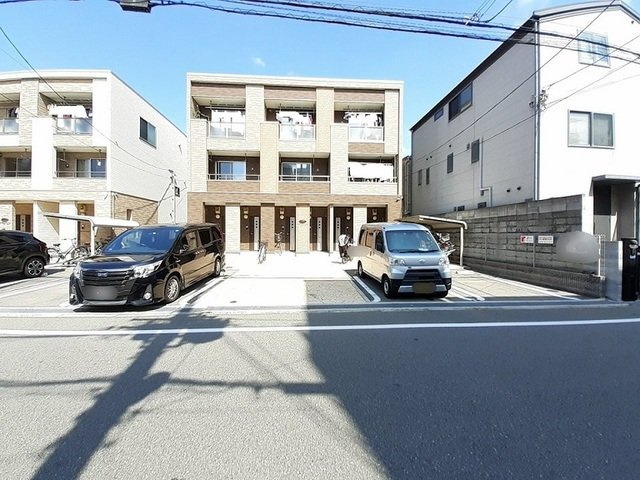 レジデンス千本南の駐車場