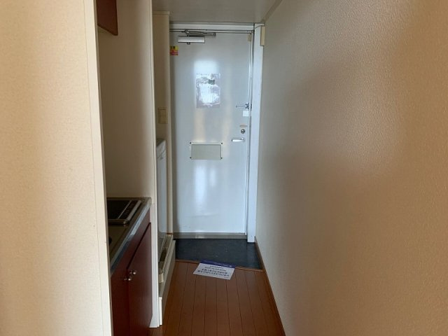 レオパレスウッドさちが丘の玄関