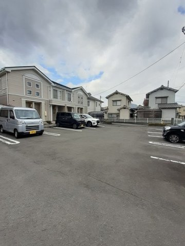 ミニヨンⅡ　Ｂの駐車場