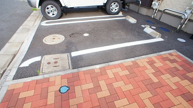 レジェロの駐車場