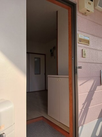 コーポ富士見の玄関