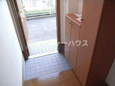 シーサイド　ルヴァーンの玄関|収納もある玄関です